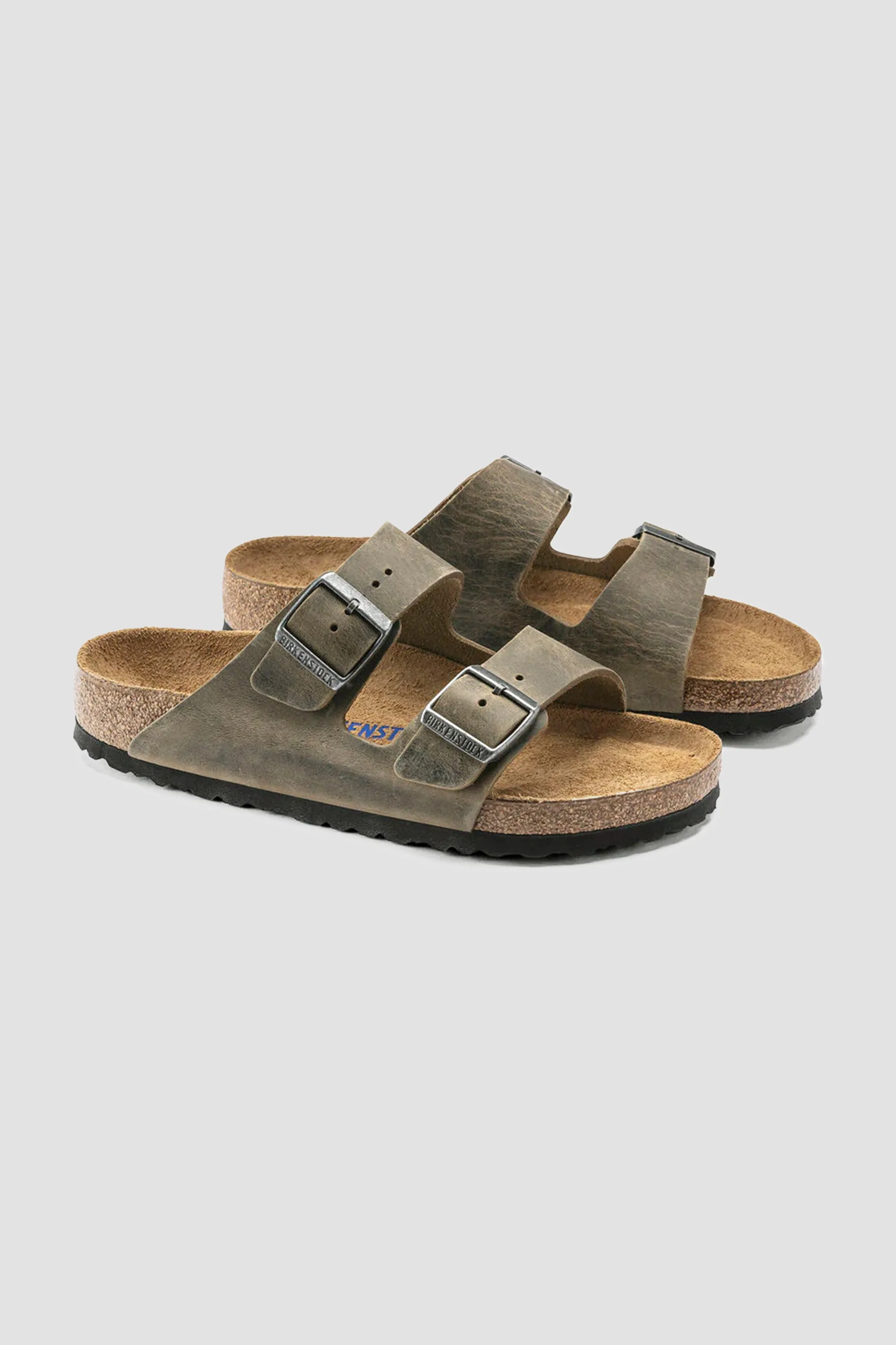 Birkenstock Unisex Arizona Soft Footbed Oiled Leather in Faded Khaki